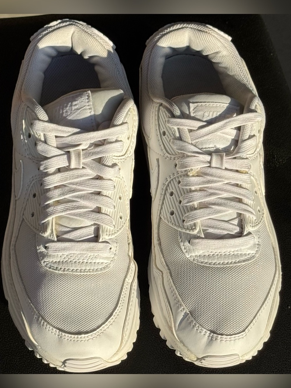Nike Air Max 90 Triple White Sneaker DH8010-100 Women’s Size 7 / EU 38 - EUC